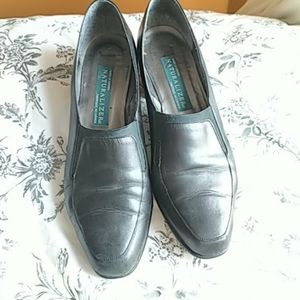 Black leather naturalizer flats